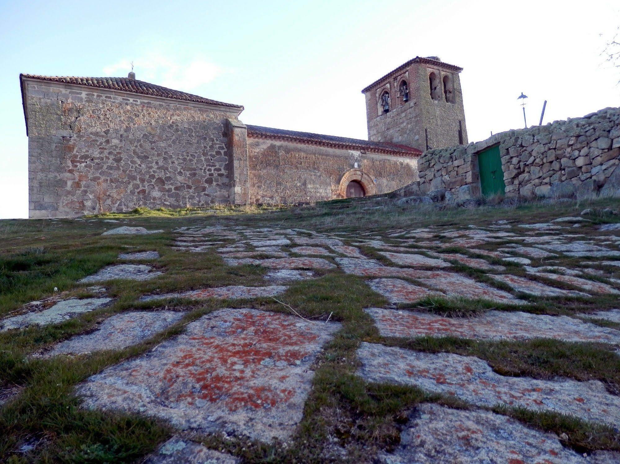 Casa Rural El Dolmen Bernuy-Salinero Esterno foto