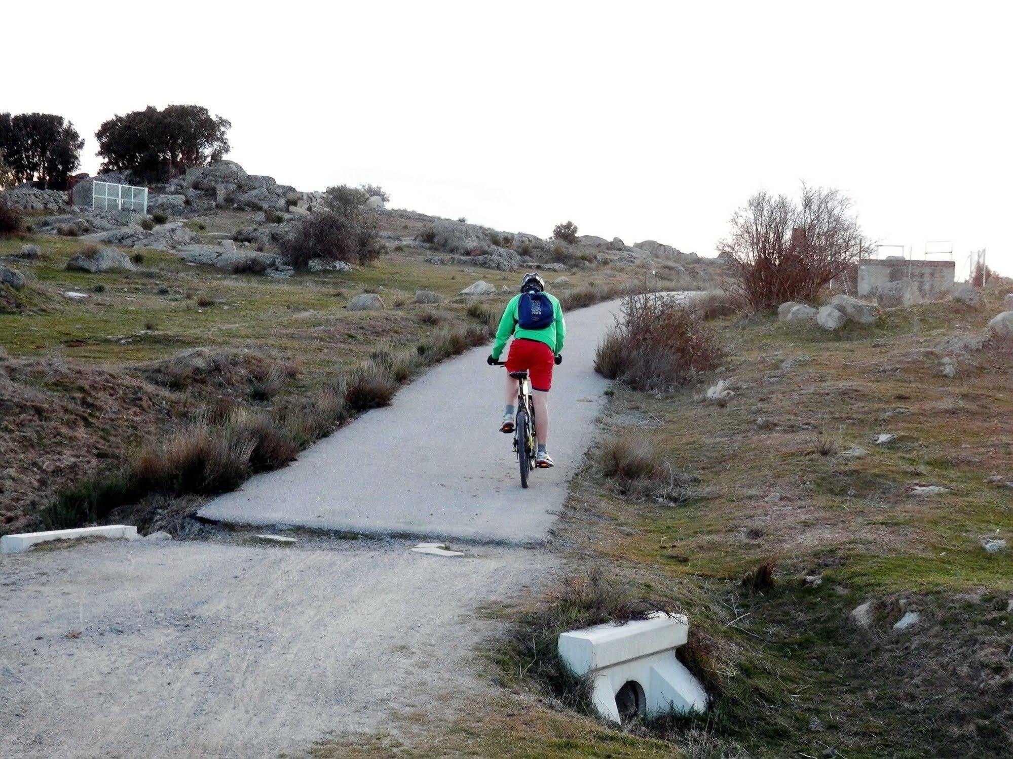 Casa Rural El Dolmen Bernuy-Salinero Esterno foto