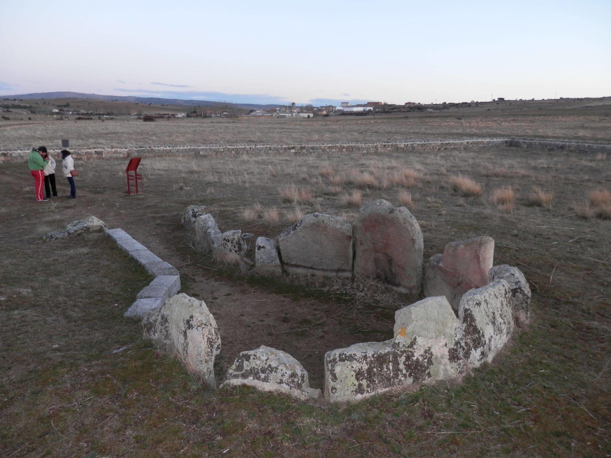 Casa Rural El Dolmen Bernuy-Salinero Esterno foto